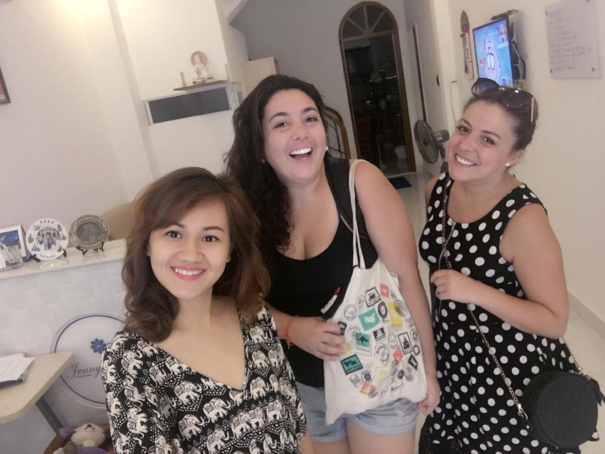 Ở trọ Jenny's Place 1 *